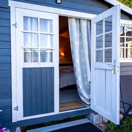 Проживание в семье Prangli kodumajutus Idaotsa