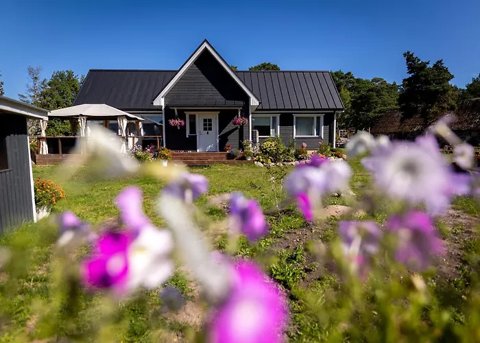 Prangli kodumajutus * Idaotsa