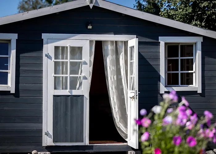 Prangli kodumajutus * Idaotsa