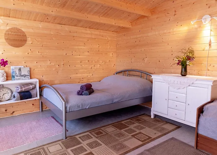 Prangli kodumajutus *